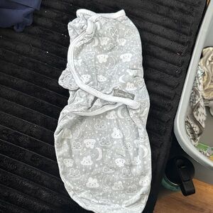 SwaddleMe Light Gray Cloud & Moon Swaddle